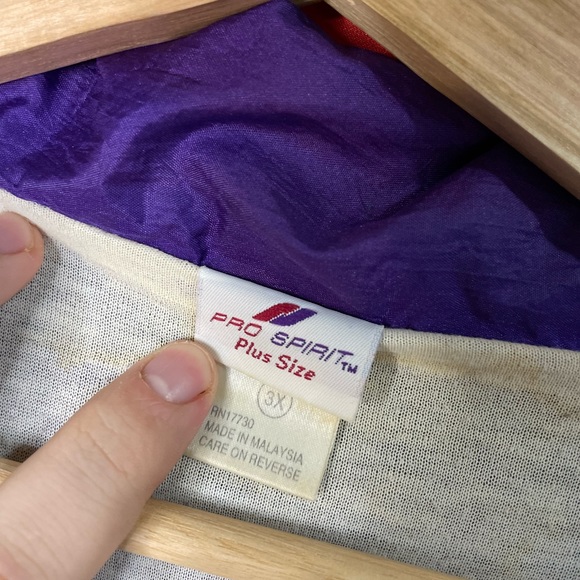 Vintage patterned Wind Breaker - Picture 4 of 4